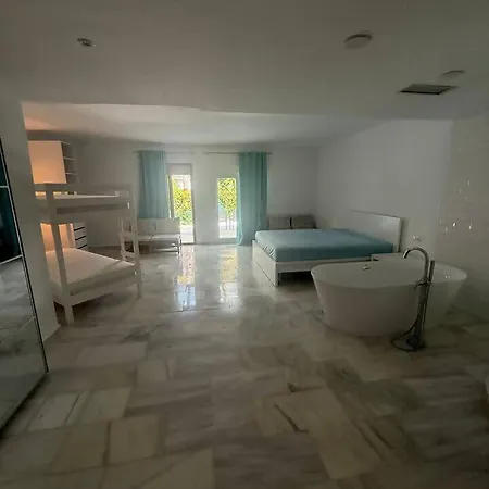فيلة En 8 En 1ra Linea De Playa ماربيا